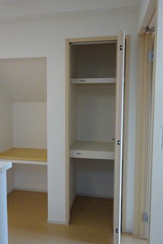  コッティ　クスミール
