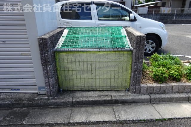  コッティ　クスミール