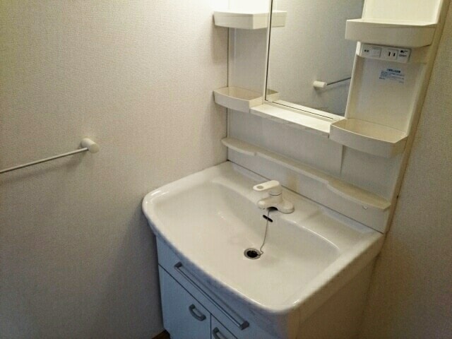  和歌山線/千旦駅 徒歩10分 2階 築19年