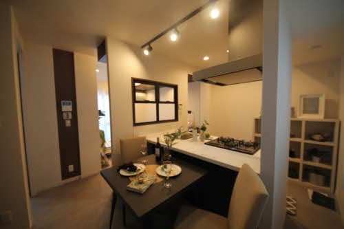  フォーレス有本