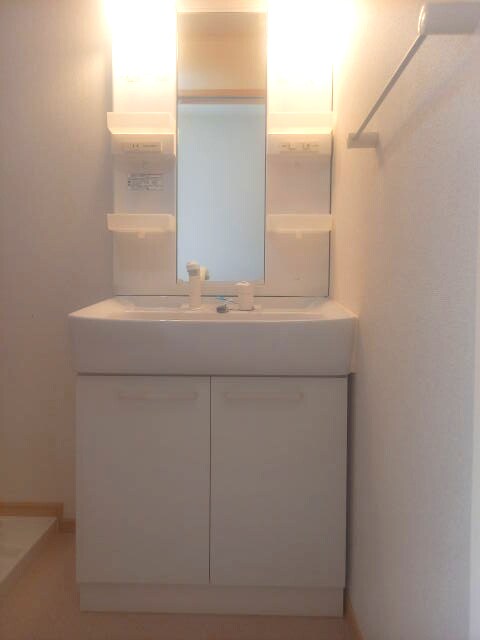  阪和線・羽衣線/紀伊駅 徒歩8分 1階 築16年