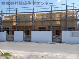 建築中