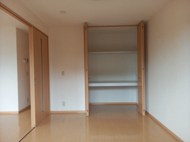 同仕様 パイン テイル　Ｃ棟
