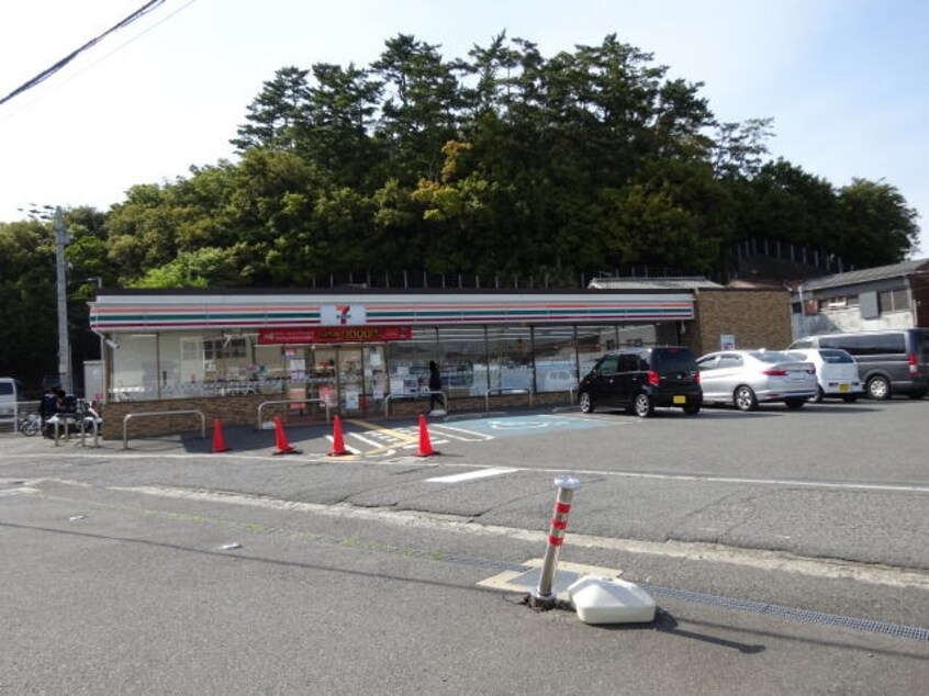 セブン-イレブン 和歌浦津屋店様(コンビニ)まで388m あしべハイツ