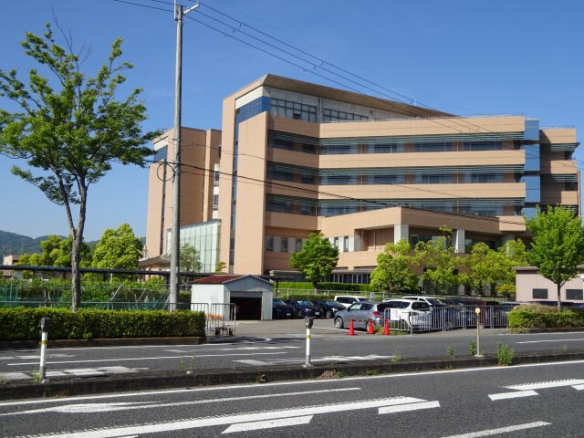 公立那賀病院様(病院)まで1145m シャーメゾン紀の川