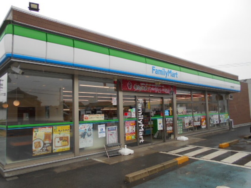 ファミリーマート 有田川熊井店様(コンビニ)まで924m リバーサイド湯浅
