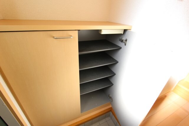  阪和線・羽衣線/和歌山駅 バス10分津秦下車:停歩3分 2階 築18年