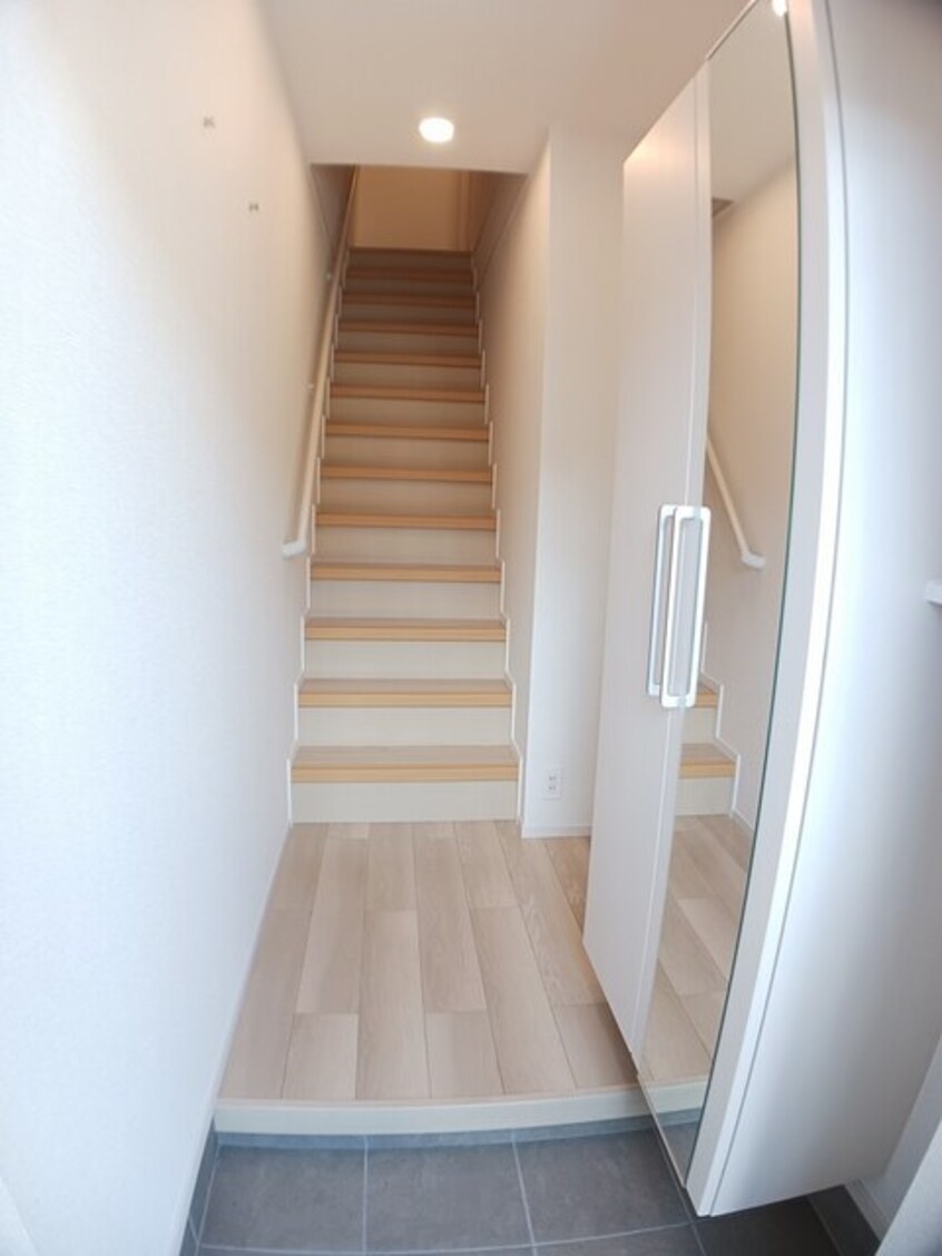  ＮＥＯ　ＦＬＯＲ　Ｄ・Ｇ