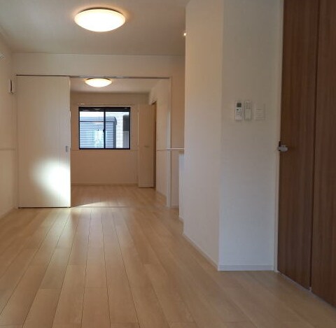 同仕様 阪和線・羽衣線/紀伊中ノ島駅 徒歩22分 1階 建築中