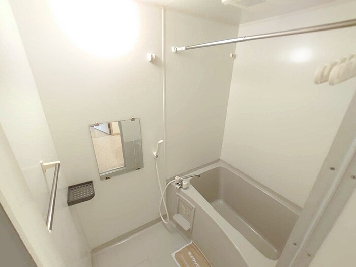  阪和線・羽衣線/和歌山駅 バス14分鳴神住宅前下車:停歩3分 1階 築19年