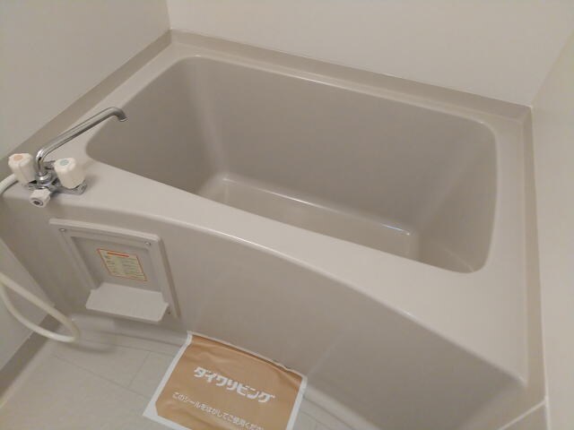  阪和線・羽衣線/和歌山駅 バス14分鳴神住宅前下車:停歩3分 1階 築19年