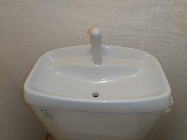  阪和線・羽衣線/和歌山駅 バス14分鳴神住宅前下車:停歩3分 1階 築19年