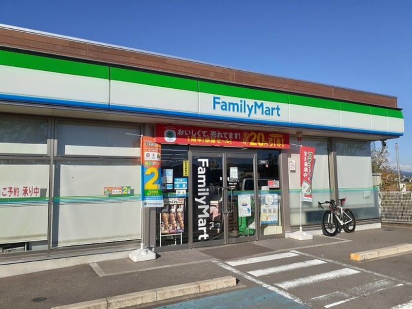 ファミリーマート和歌山里店様 1028m 阪和線・羽衣線/紀伊駅 バス8分池の川下車:停歩1分 1階 築9年