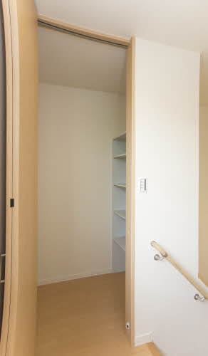  阪和線・羽衣線/紀伊駅 徒歩12分 2階 築11年