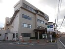 向井病院様(病院)まで1695m リヴィエール　フィールド