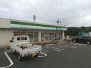ファミリーマート 橋本インター店様(コンビニ)まで1488m ピークガーデン