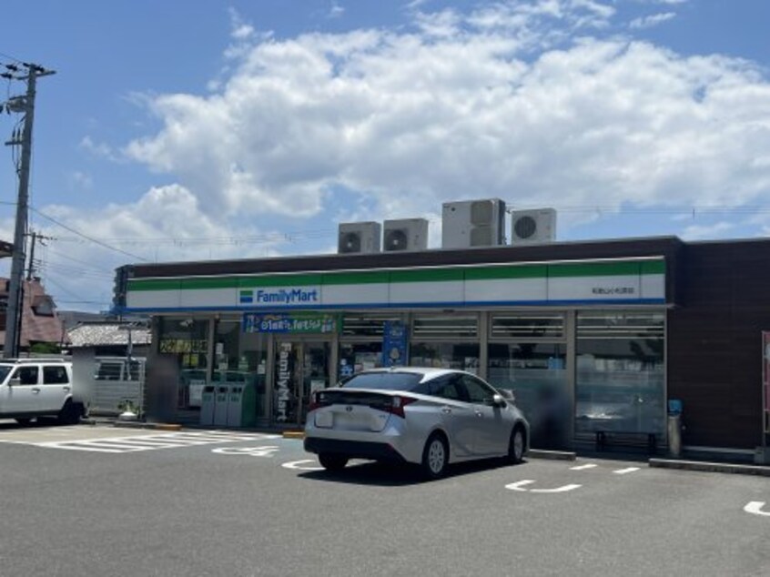 ファミリーマート 和歌山小松原店様(コンビニ)まで497m ベレオ茶屋ノ丁