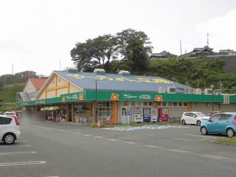 ファーマーズマーケットやっちょん広場まで1349m アップグラン　カセバラ　Ⅰ