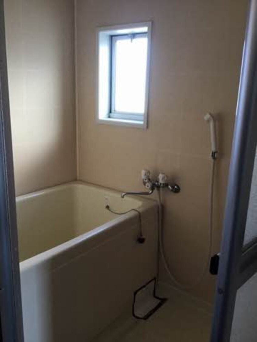  ラベニュー谷口