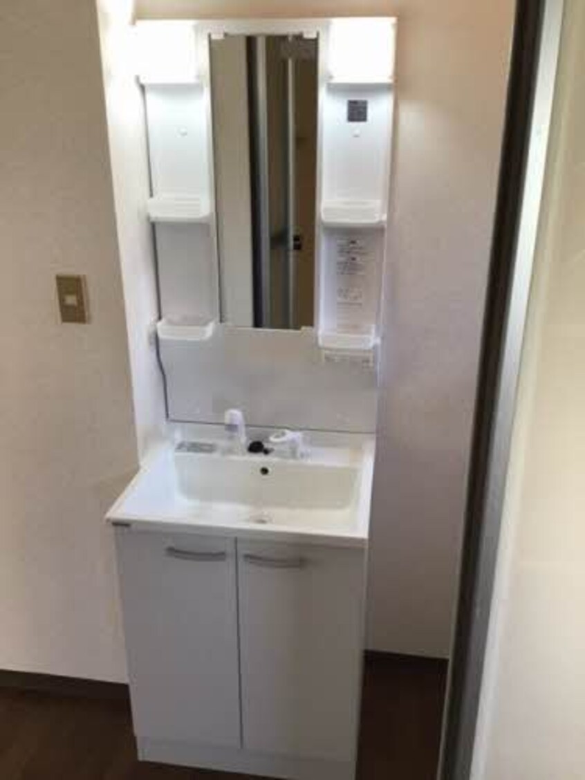  ラベニュー谷口