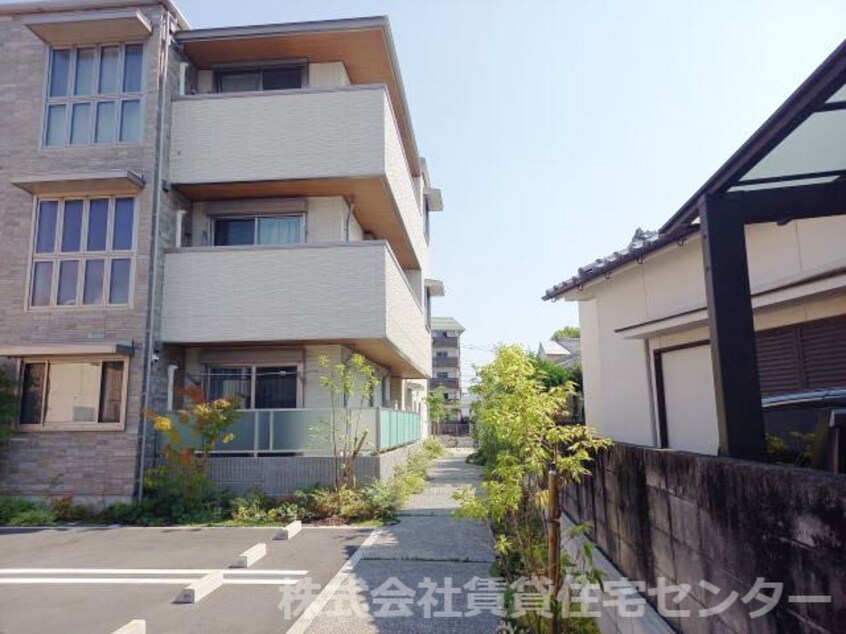  阪和線・羽衣線/和歌山駅 徒歩13分 2階 築1年