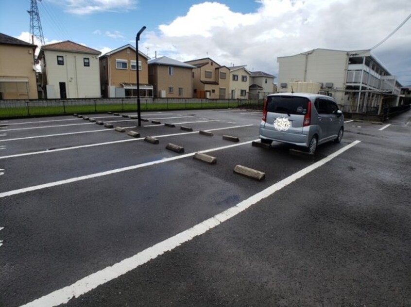 敷地内に駐車場あり レオパレス太樹