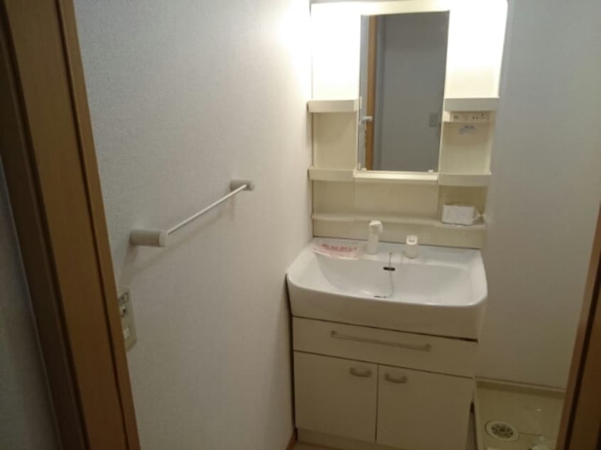  メゾン　カメガワ