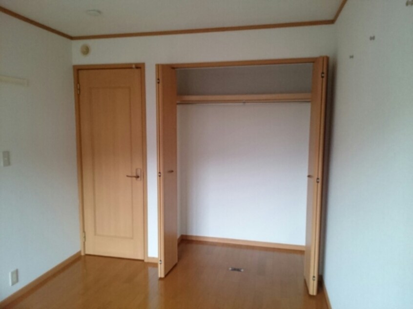  メゾン　カメガワ