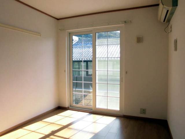  メゾン　カメガワ