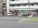 ファミリーマート松山平和通り店(コンビニ)まで111m※あなたと、コンビに、 M＆P-5