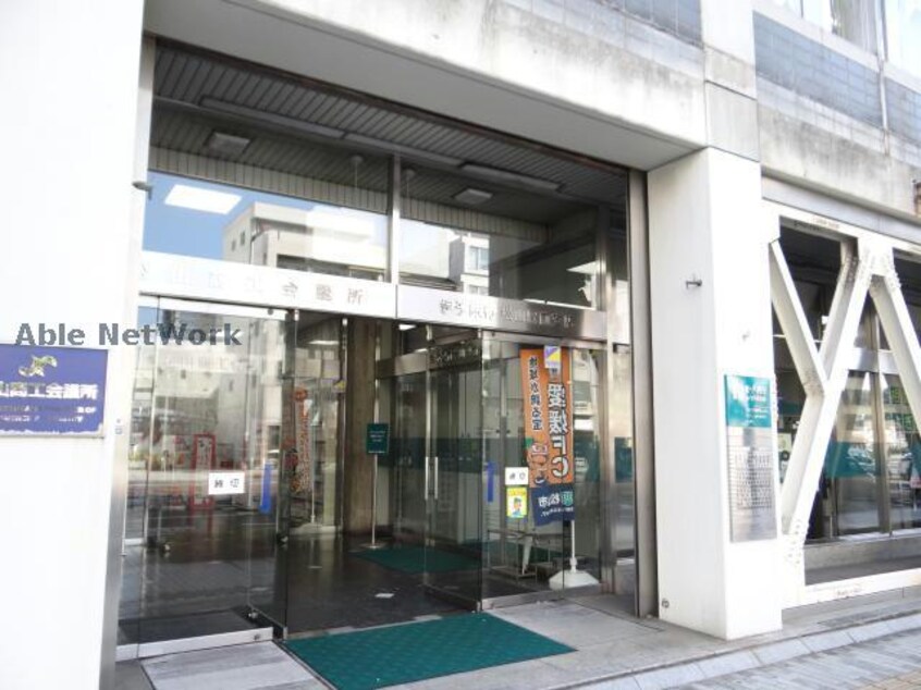 伊予銀行松山駅前支店(銀行)まで624m ラッキー味酒ハイツ