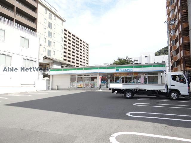 ファミリーマート本町三丁目店(コンビニ)まで187m セレニテ本町