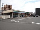 ファミリーマート松山石手店(コンビニ)まで151m シャルム・石手