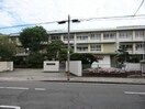 松山市立勝山中学校(中学校/中等教育学校)まで392m 得松第二マンション