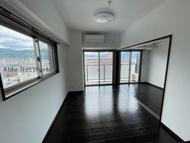  ＧＡＲＩＲＥＯ　ＶＩＮＧＴ　ー　ＣＩＮＱ　ＴＥＲＲＡＣＥ