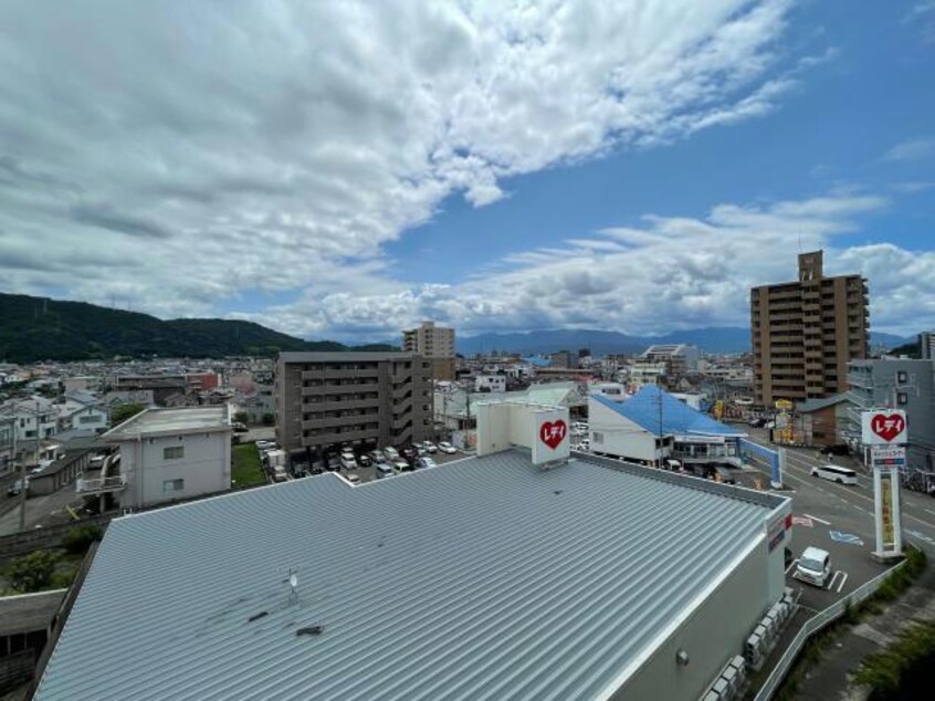  ＧＡＲＩＲＥＯ　ＶＩＮＧＴ　ー　ＣＩＮＱ　ＴＥＲＲＡＣＥ