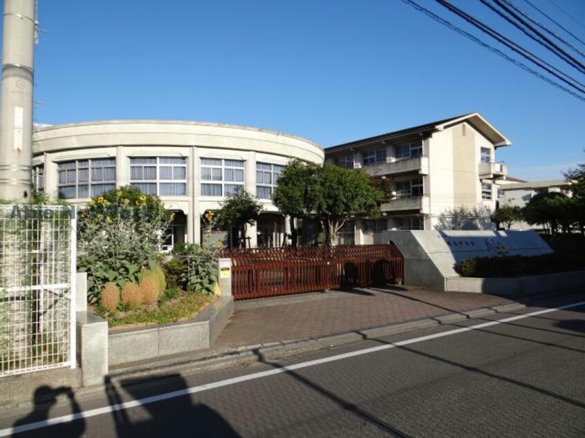 松山市立城西中学校(中学校/中等教育学校)まで2180m パレ・グラン室町
