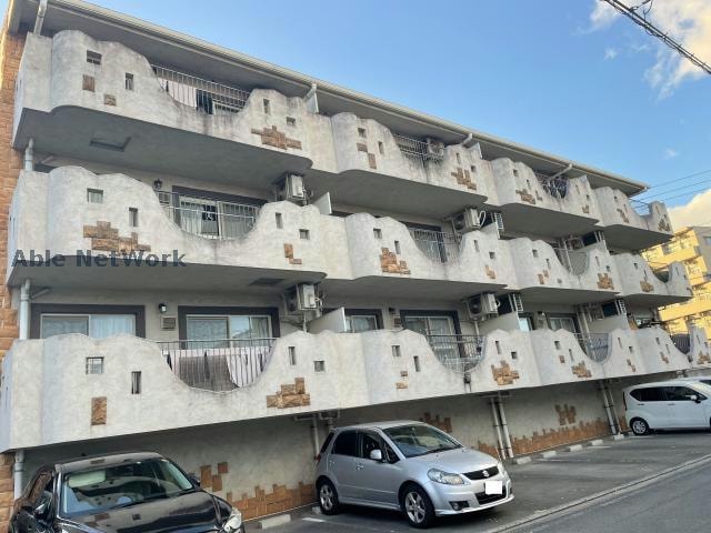  トロワ・ヴォヌール