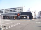 マクドナルド松山枝松店(ファストフード)まで832m サザンコートIII