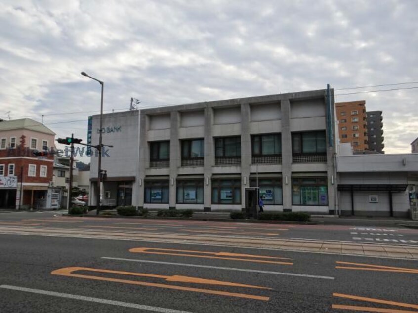 伊予銀行本町支店(銀行)まで431m ＭＡＹＦＡＩＲ　ＨＯＮＭＡＣＨＩ　ＰＲＥＭＩＵＭ.