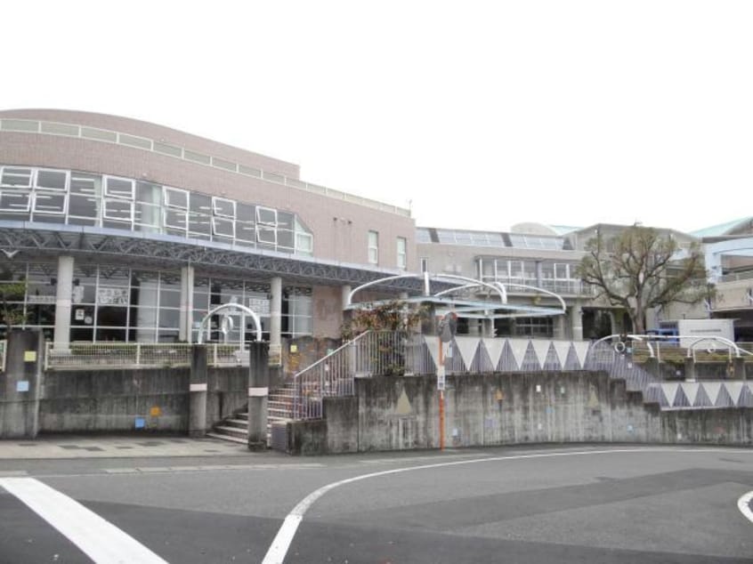 松山市立姫山小学校(小学校)まで716m ＷＩＮ　ＨＩＬＬＳ　ＨＩＭＥＢＡＲＡ