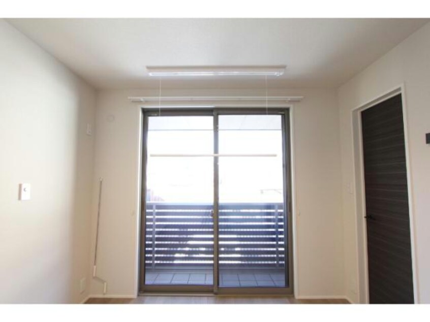 １３、洋室の室内物干し コスモ ラ・ペ