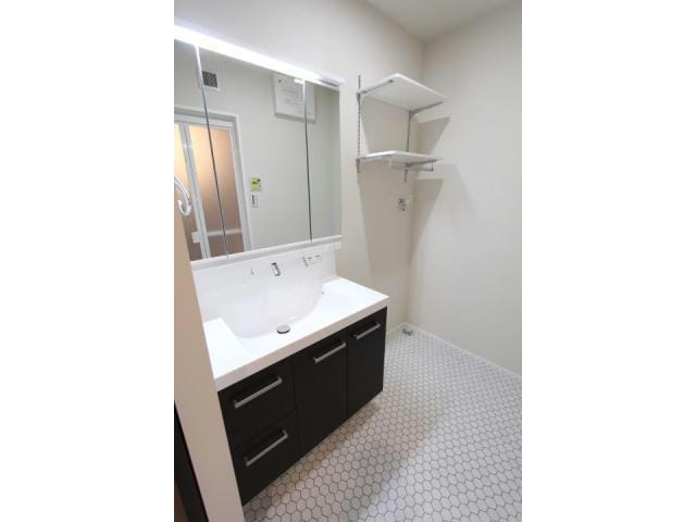 ５，90㎝巾洗面台及び可動棚付き洗濯機置き場 コスモ ラ・ペ