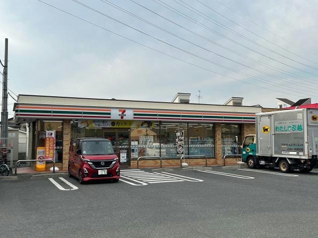 セブンイレブン交野私部4丁目店(コンビニ)まで382m リベルテ交野