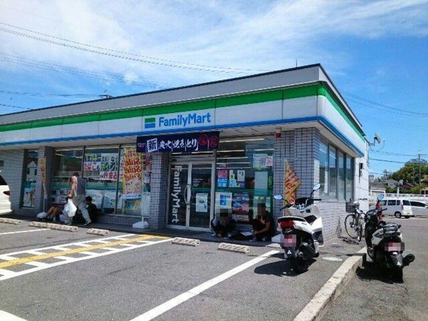 ファミリーマート交野星田店(コンビニ)まで672m カサベルデ星ノ森