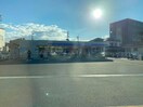 ローソン枚方春日西町一丁目店(コンビニ)まで604m ヒカルサ枚方村野