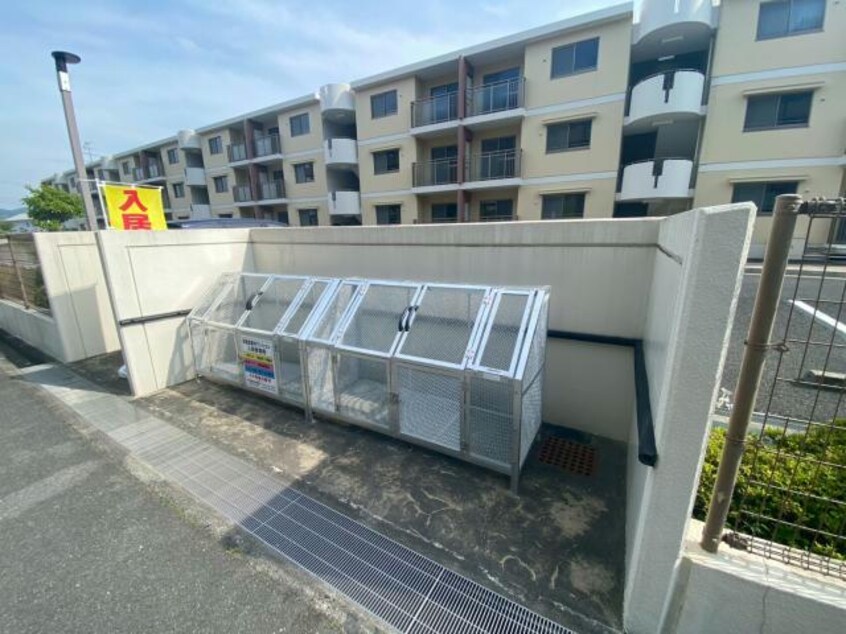  東香里野村マンション