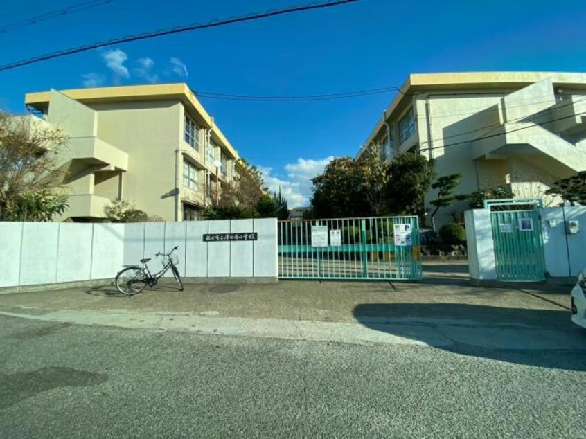 枚方市立津田南小学校(小学校)まで1040m 春日元町戸建