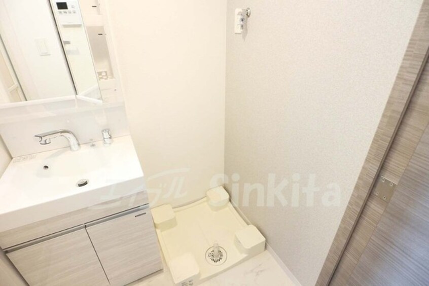  阪急宝塚線/三国駅 徒歩5分 8階 築4年