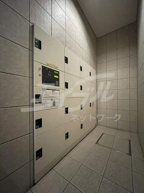  大阪メトロ御堂筋線/新大阪駅 徒歩8分 6階 築19年